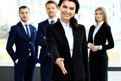 如何向法院提起欠款不还的诉讼？